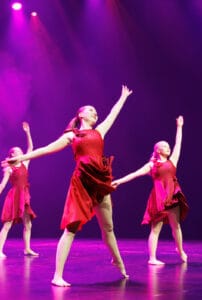 ovos-minttu-the-light-on-the-dark-side-of-me_506a3066